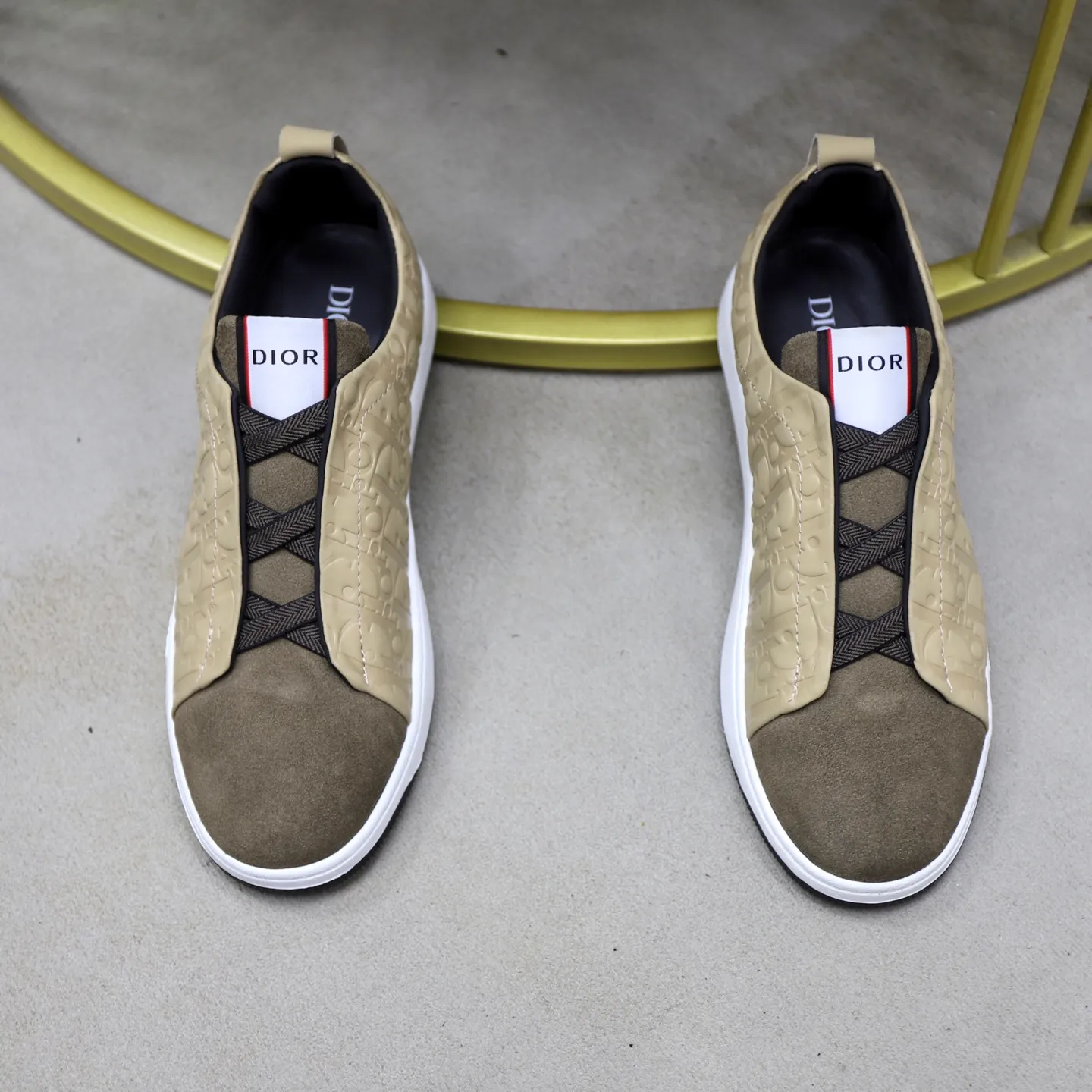 Ex-factory price: 442💰🙅‍♂️🙅‍♂️🙅‍♂️ Brand: Dior DIOR Standard code: 38-44 (45 customized) Grade: Same as the official website Material: Original leather splicing, comfortable and breathable lining, original wear-resistant outsole Style category: Men's fashionable casual shoes, running shoes, noble luxury brand elements, top luxury Color: actual picture color